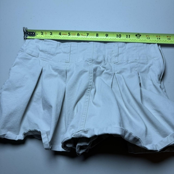Refuge Low Rise White and Cream Pleated Mini Skirt With Built-In Shorts - Picture 6 of 7